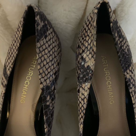 Arturo Chiang Snake Print platform heels. - Picture 2 of 3